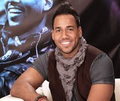 Todos sabemos que romeo santos arrasa en donde quiera que se presente, que ha llenado las plazas más codiciadas por todos los cantantes y que más de 1 millón de personas han asistido a su fabulosa gira el vol. La Verdadverdad Who Is Romeo Santos