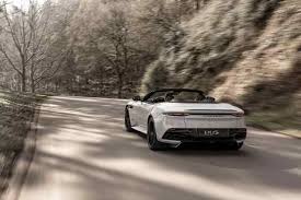 Aston Martin Dbs Superleggera En Hizli Ustu Acik Modeli Otomobilir Aston Martin Dbs Aston Martin Volvo