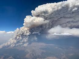 🔥 Pyrocumulus clouds rise to 40,000' - Cameron Peak Fire:  NatureIsFuckingLit