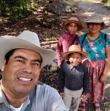T3rror en Chiapas por luces extrañas en el cerro durante la madrugada.  Circula un video donde vecinos captaron una extraña luz que se desplaza por  varios cerros. Algunas personas aseguran que el