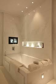 Comment Choisir Le Luminaire Pour Salle De Bain Salle De Bain En Marbre Idee Salle De Bain Amenagement Salle De Bain