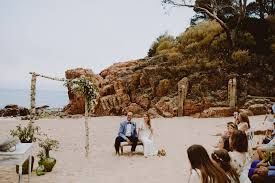 People go to costa brava to soak up the sun at tossa de mar beach and to enjoy the many top what is there to see around costa brava? Virginia And Vicenc Costa Brava Fotografo De Bodas En Barcelona Rusticas Vintage Campestres Y Naturales