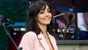 Info su ambra angiolini biografia filmografia discografia video foto citazioni curiosità frasi celebri qui puoi conoscere la carriera e le curiosità sulla vita privata di ambra angiolini, leggere le notizie più. Concerto Del Primo Maggio Menomale Che C E Ambra Dilei