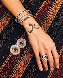 Maybe you would like to learn more about one of these? Yasemin Yilmaz Adli Kullanicinin Birce Akalay Panosundaki Pin Dovme Murekkebi Dovme Fikirleri Gecici Dovme