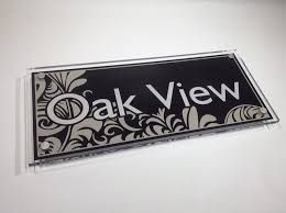 What S Your Home Called Oak View Whatever The Name We Have A House Nameplate For You Www De Signage Com Name Plate Name Plates For Home Oak View