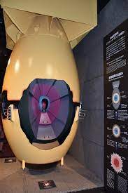 「ファットマン」はtnt火薬換算で21,000㌧相当の爆発力 【参考】 広島型原爆：「リトルボーイ」長さ3.0m、直径76㎝、重さ4.0トン 核物質・ウラン235 64㎏ tnt火薬換算で16,000㌧相当の爆発力. é•·å´Žã«æŠ•ä¸‹ã•ã‚ŒãŸåŽŸå­çˆ†å¼¾ ãƒ•ã‚¡ãƒƒãƒˆãƒžãƒ³ ã®æ¨¡åž‹ å†…éƒ¨ã¯å¹¾å±¤ã‚‚ã®æ§‹é€ ã«ãªã£ã¦ã„ã‚‹ å†™çœŸ è¥¿æ—¥æœ¬æ–°èžme