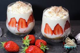 Tiramisu Aux Fraises Alimentation Tiramisu Fraise Recettes De Cuisine