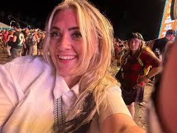 This is starting to look like a GIANT warped tour 🤣🤣