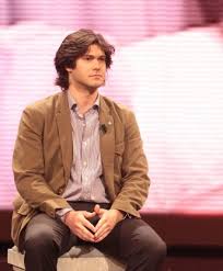 «chiamerò veltroni e rutelli a collaborare per il giubileo. Vittorio Sgarbi Ecco I Suoi 3 Figli Sconosciuti Carlo Alba E Evelina