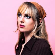 Rachel Walkup's Instagram, Twitter & Facebook