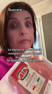 Familiare e Cibo: La Nuora e la Suocera in Cucina