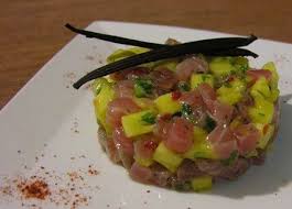 Tartare De Thon Rouge A L Ananas Vanille De Tahiti Recette Ptitchef Recette En 2020 Tartare De Thon Rouge Tartare De Thon Thon Rouge