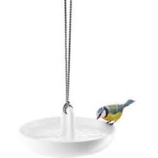 Vogelbader Vogeltranken Fur Den Garten Kleinevorgarten Vogelbad Hangend Eva Solo Weiss Eva Soloeva Solo In 2020 Bird Bath Pendant Lighting Decor