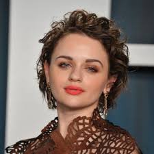 111 stylish short wavy hairstyles for girls; 50 Short Hairstyles And Haircuts For Women In 2021 Allure