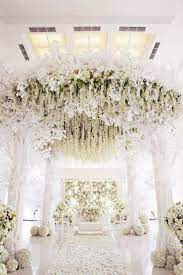 20 Awesome Indoor Wedding Ceremony Decoration Ideas Elegantweddinginvites Com Blog Tempat Pernikahan Ide Perkawinan Dekorasi Pernikahan