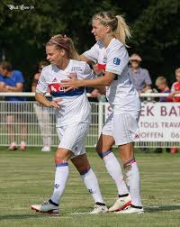 Sieben länder hatten ihr interesse an der ausrichtung der europameisterschaft 2017 bekannt gegeben. Eugenie Le Sommer And Ada Hegerberg Damen Fussball Frauenfussball Fussball