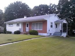 Ranch homes built in the 1950s and 1960s averaged 1,300 square feet, and commonly had three bedrooms and one bathroom. Need Any Suggestions On Updating This 1950 S Ranch House