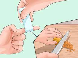 Soaking the splintered area in warm water for a few minutes before trying to take it out can make the skin more pliable but isn't necessarily required, dr. How To Painlessly Remove A Splinter 11 Steps With Pictures