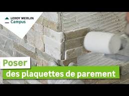 Pierre naturelle sol et mur ivoire, travertin l. Comment Poser Des Plaquettes De Parement Leroy Merlin Youtube