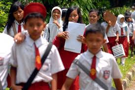 Saya lihat selama pandemi ini adanya bantuan sosial saja, bantuan di sektor pendidikan belum. Rata Rata Lama Sekolah Warga Indramayu Hanya 5 9 Tahun Republika Online