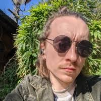 50+ "Skates" profiles