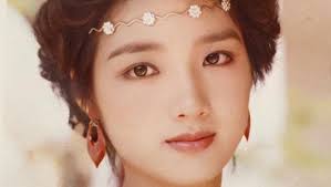 Nhan sắc vạn người mê của Hoa hậu Đền Hùng