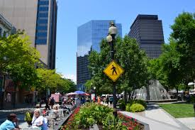 Gore Park Promenade All Summer Long Wednesday Friday In Hamilton Ontario Cool Places To Visit Park Promenade