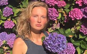 Maxime meiland (25) kocht samen met haar vriend leroy een nieuw stulpje in noordwijk. Maxime Meiland Nieuws365