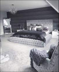 40 Simple Modern Bedroom Decoration For Big Space In 2020 Cozy Master Bedroom Design Cozy Master Bedroom Bedroom Design