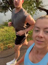 Happy Global Running Day to everyone who puts one uncomfortable, wonderful,  challenging step in front of the other even when it sucks rly bad and your  tummy hurts!!! 🏃🏃🏽‍♀️🏃‍♂️