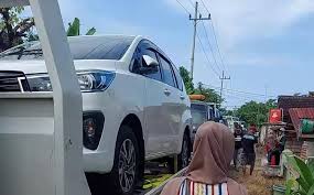 Dinas perhubungan kota surabaya tuban tolak kilang minyak. Kini Bisa Borong Mobil Ternyata Dulu Warga Sumurgeneng Tuban Tolak Kilang Minyak