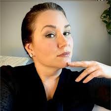 Susan Erler's Instagram, Twitter & Facebook