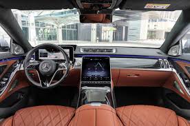 We comprehensively go over what's new and improved in this reveal story. New Gen W223 Mercedes Benz S Class Debuts Autocar India