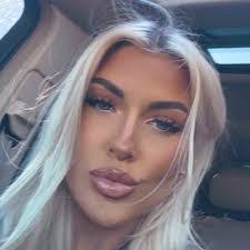 Danielle Ransom's Instagram, Twitter & Facebook