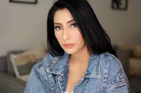 Meski begitu, belum diketahui pasti alasan keduanya memilih untuk berpisah. 3 Tahun Menikah Tak Kunjung Dikaruniai Momongan Tyas Mirasih Dikasihnya Rezeki Yang Lain Sama Allah