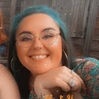 Jess Hatcher's Instagram, Twitter & Facebook