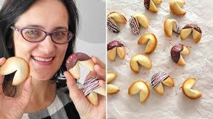 Homemade Fortune Cookies with @Hanielas! Cookie Lunch Break (February 14th)