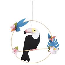 Statuette Toucan A Suspendre En Coton H31 Maisons Du Monde Decoration Maison Du Monde Objet Deco Decoration