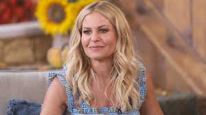 Check spelling or type a new query. Candace Cameron Bure Reacts After Haters Criticize Her Family Photo With Many Unkind Comments Entertainment Tonight