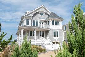 Nightlife and entertainment are abundant in the hamptons, from rock concerts at the stephen talkhouse (which has hosted the likes of simon. South Hamptons Beach House With Deck And Heated Swimming Pool Hgtv S 2019 Designer Of The Year Awards Hgtv