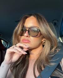 I'm weirdly superstitious sometimes and I started wearing a new perfume  last week and I had such a good week filled with soooo much laughter and my  favorite people so thank you