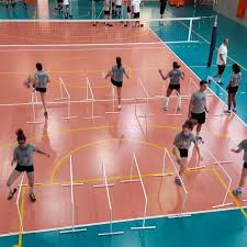 Oyunu yönləndirən və quran voleybolçudur. Esvoleybol Volleyball Voleybol Antrenman Sezon Altyapi Spor Salon