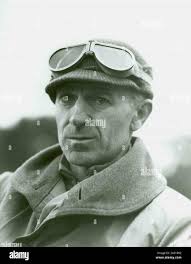 Ernie pyle hi-res stock photography and images