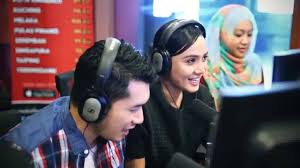 Jalan cerita yang menarik, dan dilakonkan oleh pelakon yang memang membuat para penonton bercampur rasa antara marah , gembira,sedih dan kecewa. Teman Lelaki Upahan Tv Show Facebook