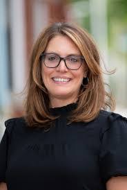 Kim Saucier's Instagram, Twitter & Facebook