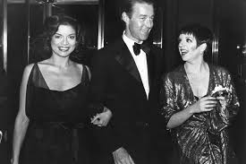Halston himself (ewan mcgregor) was a well known studio 54 attendee in real life, partying there as often as he could, and the show reflects that — he, victor hugo (gian franco rodriguez), liza. 7z4ttojhwfbzhm