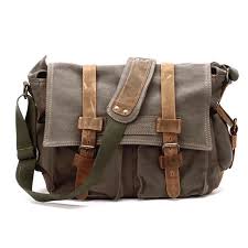 Nos sacs à bandoulière en cuir véritable vous offrent la place nécessaire pour ranger votre ordinateur portable, des documents et même de quoi écrire! Sacoche Cartable Cuir Homme Achat Vente Pas Cher