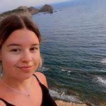 Gwen Bosch's Instagram, Twitter & Facebook