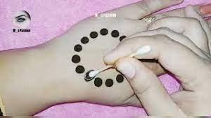 Tutorial henna simple mudah diikuti pemula gulf style mehndi design assalamu alaikum warahmatullahi wabarakaatuh. Beautiful Cotton Bud With Bangles Mehndi Simple Tutorial Design Easy Hand Mehndi Youtube