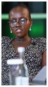 Jalas anavaanga nguo za kuomba instagram🤣 My friend Captain Otoyo Sibuor  does not hold back while criticising Shaq The Yungin's sense of fashion